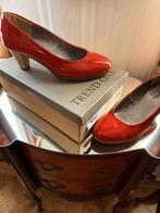 Rode schoenen maat 41, Instappers, Ophalen of Verzenden, Zo goed als nieuw, Rood