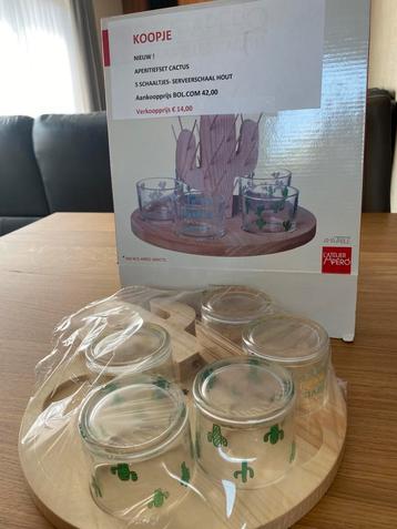 Nieuw aperitief Cactus ( 5,schaaltjes + serveerschotel hout) beschikbaar voor biedingen