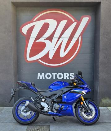 Yamaha R3 Icon Blue @ BW Motors Mechelen beschikbaar voor biedingen