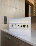 Lichtbox met letters, Verzenden, Zo goed als nieuw