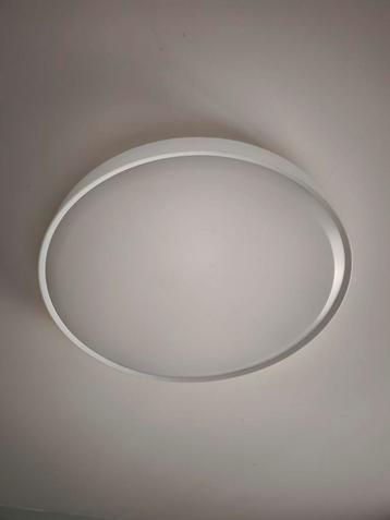 Plafond lamp beschikbaar voor biedingen