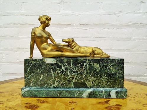 Art Deco bronzen beeld - naakte vrouw met borzoi hond, Antiquités & Art, Art | Sculptures & Bois, Enlèvement ou Envoi
