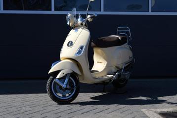 Vespa LXV50 | 2012 | 1ste eigenaar | Slechts 2252km | beschikbaar voor biedingen