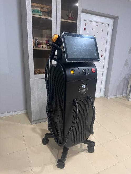 Machine laser epilation , diode laser , Soprano titanium, Handtassen en Accessoires, Uiterlijk | Haarverzorging, Zo goed als nieuw