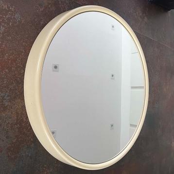 Witte ronde Space Age spiegel uit de jaren ’70 beschikbaar voor biedingen