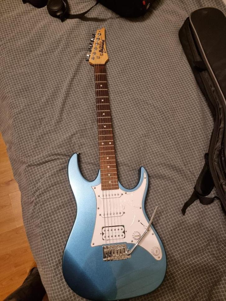 Ibanez Gio GRX40 Metallic light blue (stratocaster), Muziek en Instrumenten, Snaarinstrumenten | Gitaren | Elektrisch, Zo goed als nieuw