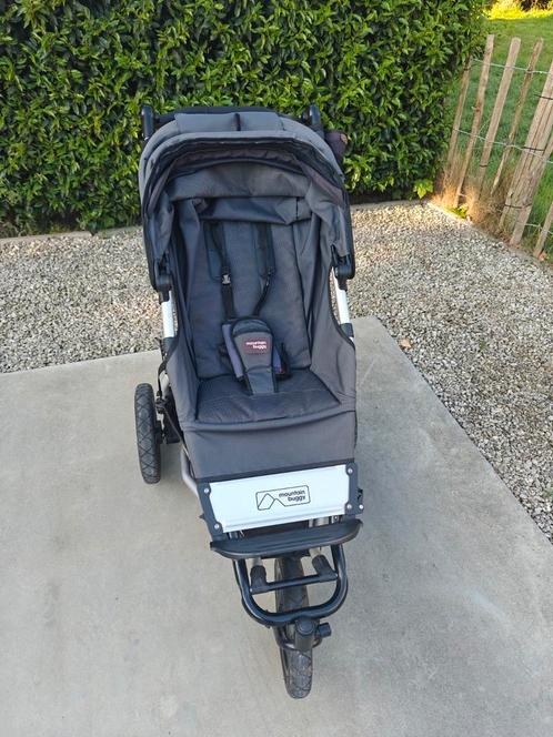 Mountain Buggy Urban Jungle Grijs incl accessoires, Kinderen en Baby's, Buggy's, Zo goed als nieuw, Voetenzak, Ophalen