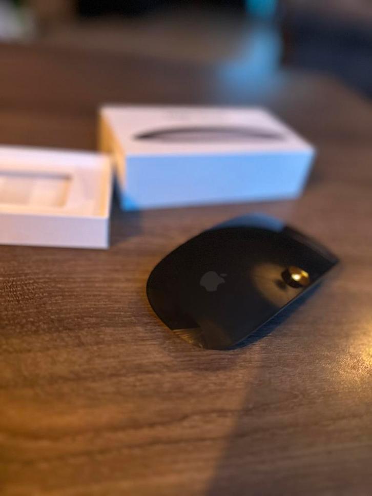 Apple Magic Mouse 2021 (zwart) in nieuwstaat, Computers en Software, Muizen, Muis, Draadloos, Ophalen