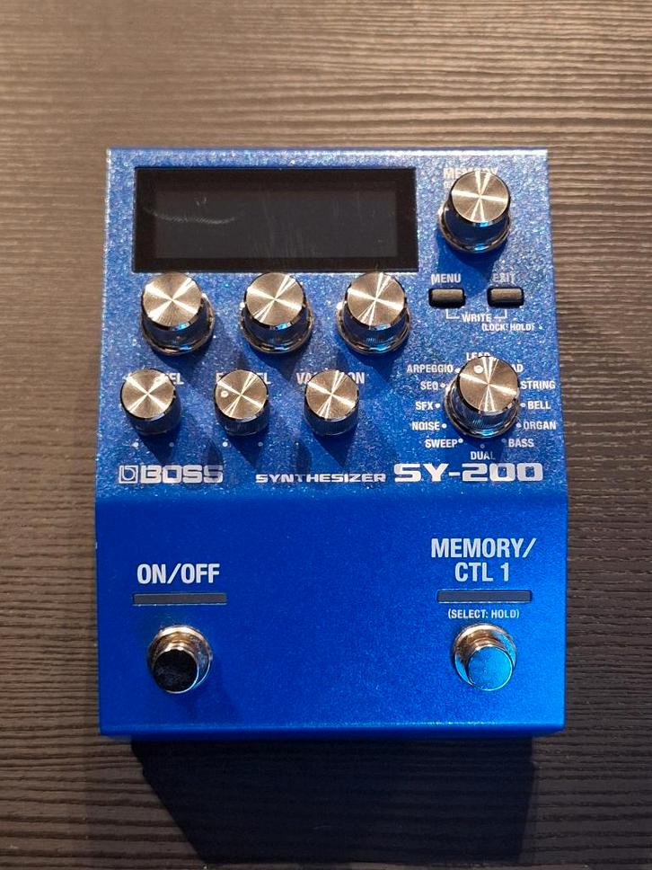 Boss SY-200, Muziek en Instrumenten, Effecten, Zo goed als nieuw, Overige typen, Ophalen of Verzenden