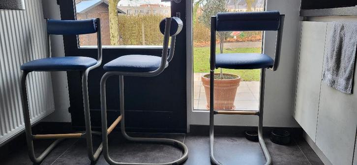 3 barkrukken, Huis en Inrichting, Barkrukken, Gebruikt, Kunststof, Metaal, 3 krukken, Met voetsteun, Ophalen