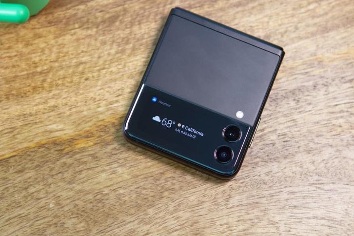 Samsung Galaxy Z Flip 3 Defecte binnekant scherm aan spotpri, Telecommunicatie, Mobiele telefoons | Samsung, Gebruikt, Galaxy Z Flip