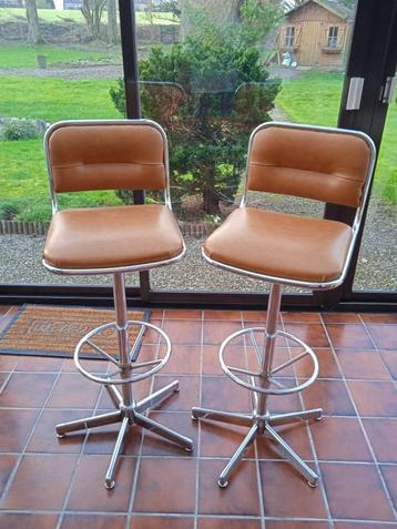 2 chaises hautes de cuisine
