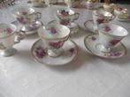 Ensemble de 6 belles petites tasses et de 5 petites sous-tas, Ophalen