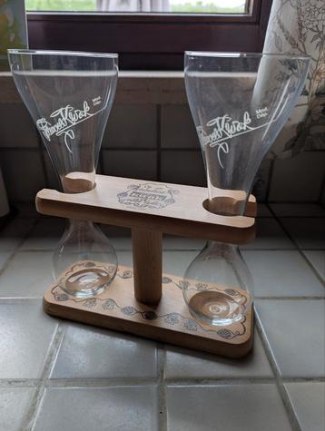 Origineel dubbel Kwakglas met houten houder beschikbaar voor biedingen