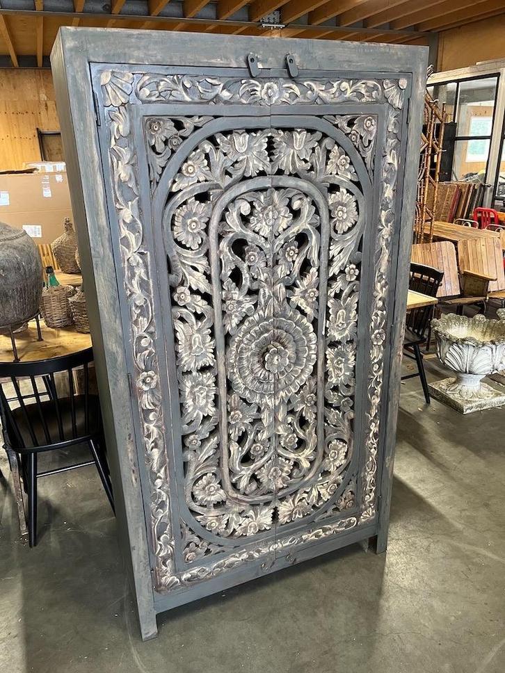 Fraaie Handgesneden Kast uit India Uniek exemplaar, Huis en Inrichting, Kasten | Buffetkasten, Nieuw, 150 tot 200 cm, 100 tot 150 cm