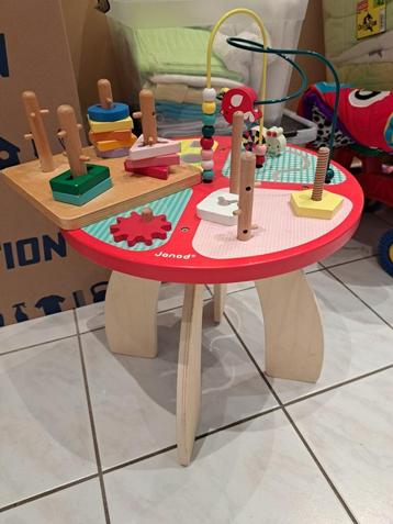 houten speeltafel beschikbaar voor biedingen