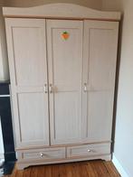 Ensemble lit, armoire, table de nuit, bureau pour fille, Enfants & Bébés, Chambre d'enfant | Commodes & Armoires, Enlèvement, Comme neuf
