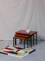 MEUBLE VINTAGE / TABLE GIGOGNE, Antiek en Kunst, Ophalen