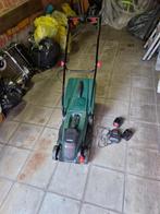 Lot jardinage : tondeuse sans fil BOSCH + râteau, sécateur.., Jardin & Terrasse, Tondeuses à gazon, Tondeuses à gazon sur batterie
