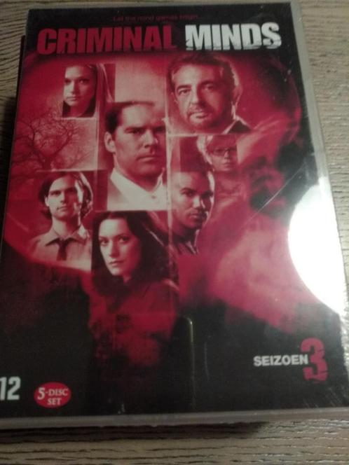 Criminal Minds - Seizoen 3, CD & DVD, DVD | Thrillers & Policiers, Neuf, dans son emballage, Détective et Thriller, À partir de 12 ans