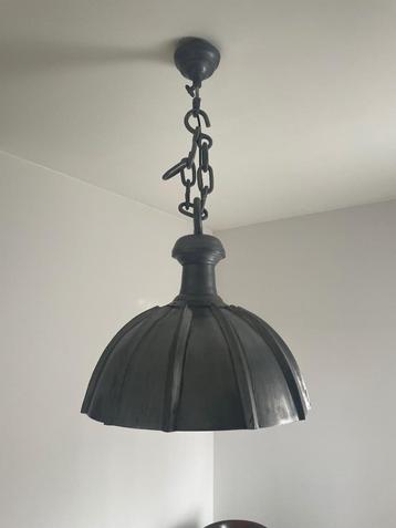 Luster beschikbaar voor biedingen