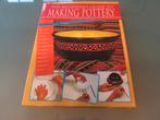 The Beginner’s Guide To Making Pottery – Lindsey Lowe, Boeken, Lindsey Lowe, Ophalen of Verzenden, Zo goed als nieuw, Geschikt voor kinderen