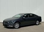 ✅ Volkswagen Passat  1.6 TDI GARANTIE Acc Navi Camera 1.eig, Auto's, Voorwielaandrijving, 4 deurs, Stof, Euro 6