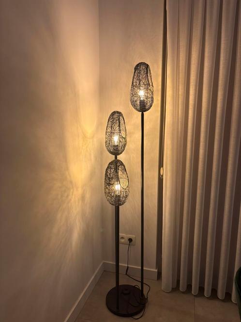 Hoogwaardig zwarte metalen lamp met 3 ledlampen erbij, Huis en Inrichting, Lampen | Wandlampen, Metaal, Ophalen
