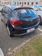 OPEL ASTRA 2015  117 000 KM, Autos, Opel, Cuir, Berline, Noir, Carnet d'entretien