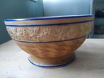 kom met reliefmotief - diameter 19 cm - hoogte 10 cm, Antiek en Kunst, Ophalen of Verzenden