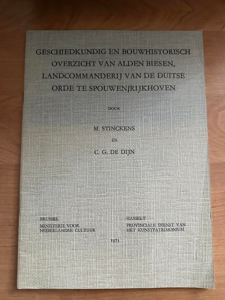 Geschiedkundig en bouwhistorisch overzicht van Alden Biesen, Boeken, Geschiedenis | Stad en Regio, Gelezen, Ophalen