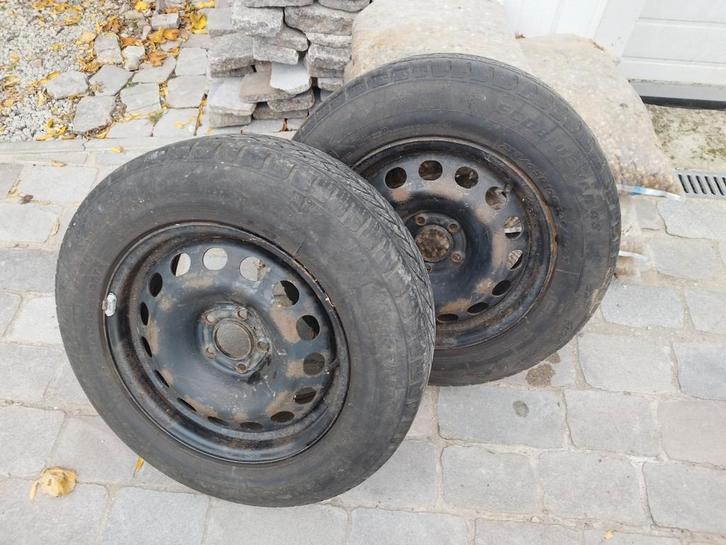 2 velgen 215/65R16 met winterbanden, Autos : Divers, Remorques Pièces, Enlèvement