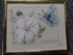 2 ingelijste borduurwerkjes, zomer en winter 10 x 12 cm, Verzenden, Gebruikt, Handborduren, Overige typen