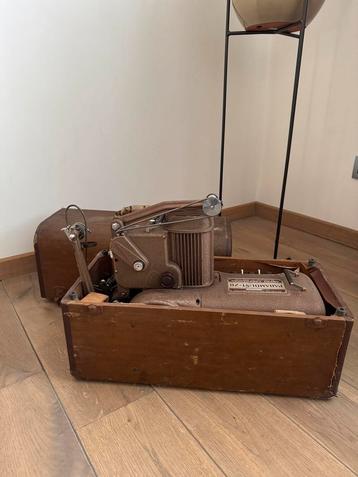 Ampro Paramount 20 Projector beschikbaar voor biedingen