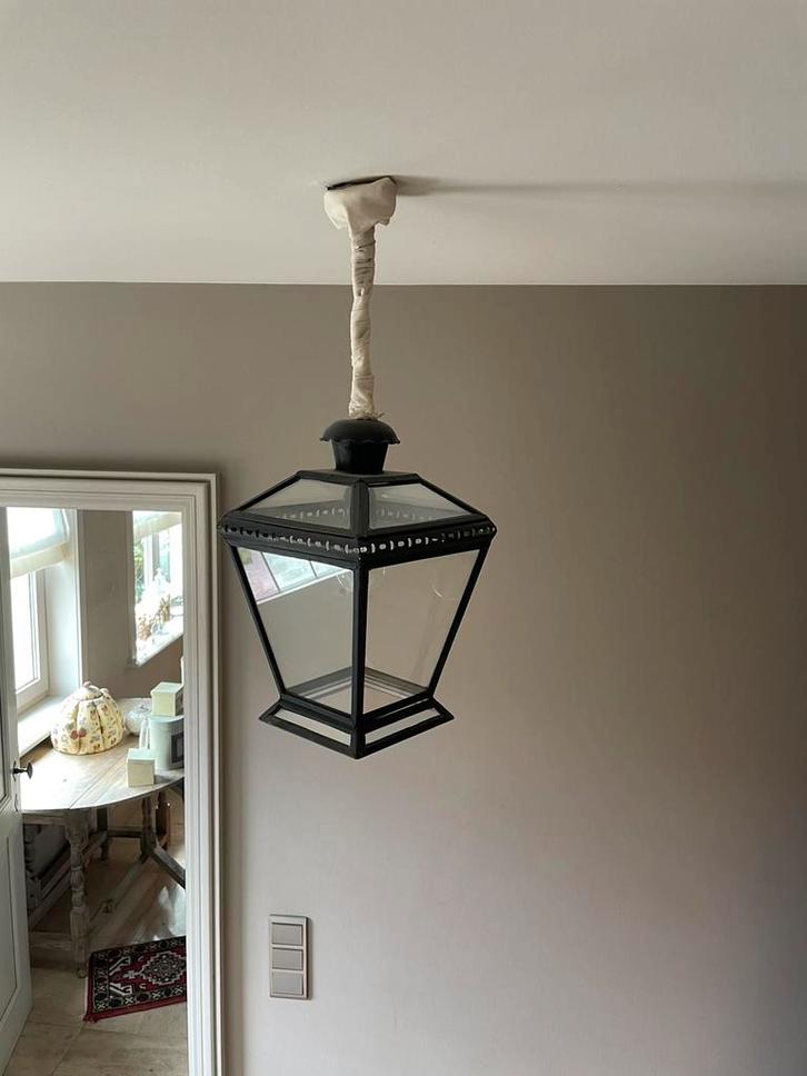 Elegante hanglamp met glazen details, Huis en Inrichting, Lampen | Hanglampen, Gebruikt, Minder dan 50 cm, Glas, Metaal, Ophalen