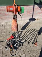 Kettingtakel / hijstakel / kettinglier / kettinglift, Ophalen