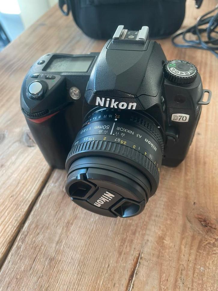 Nikon D70 , defect , incl lens en flits, Audio, Tv en Foto, Fotocamera's Digitaal, Niet werkend, Spiegelreflex, Nikon, Geen optische zoom