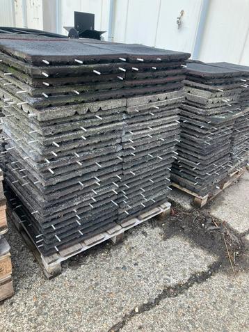 160 vochtdoorlatende rubberen matten 50x50x4cm beschikbaar voor biedingen