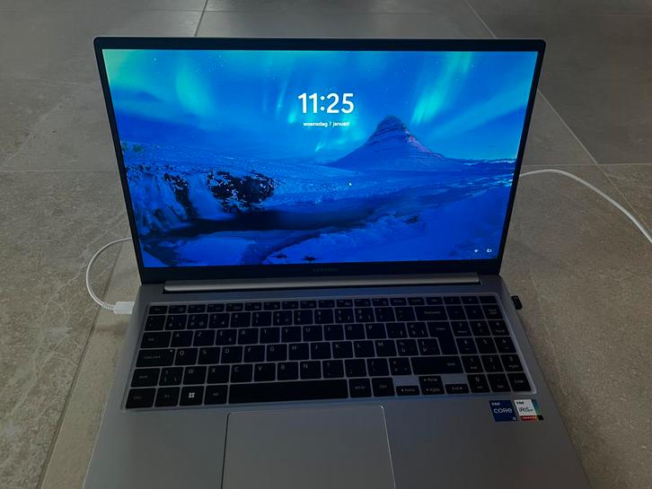 Samsung Galaxy Book4 15” *nieuw* met factuur 2025 👌, Computers en Software, Windows Laptops, Nieuw, 15 inch, SSD, 8 GB, Azerty