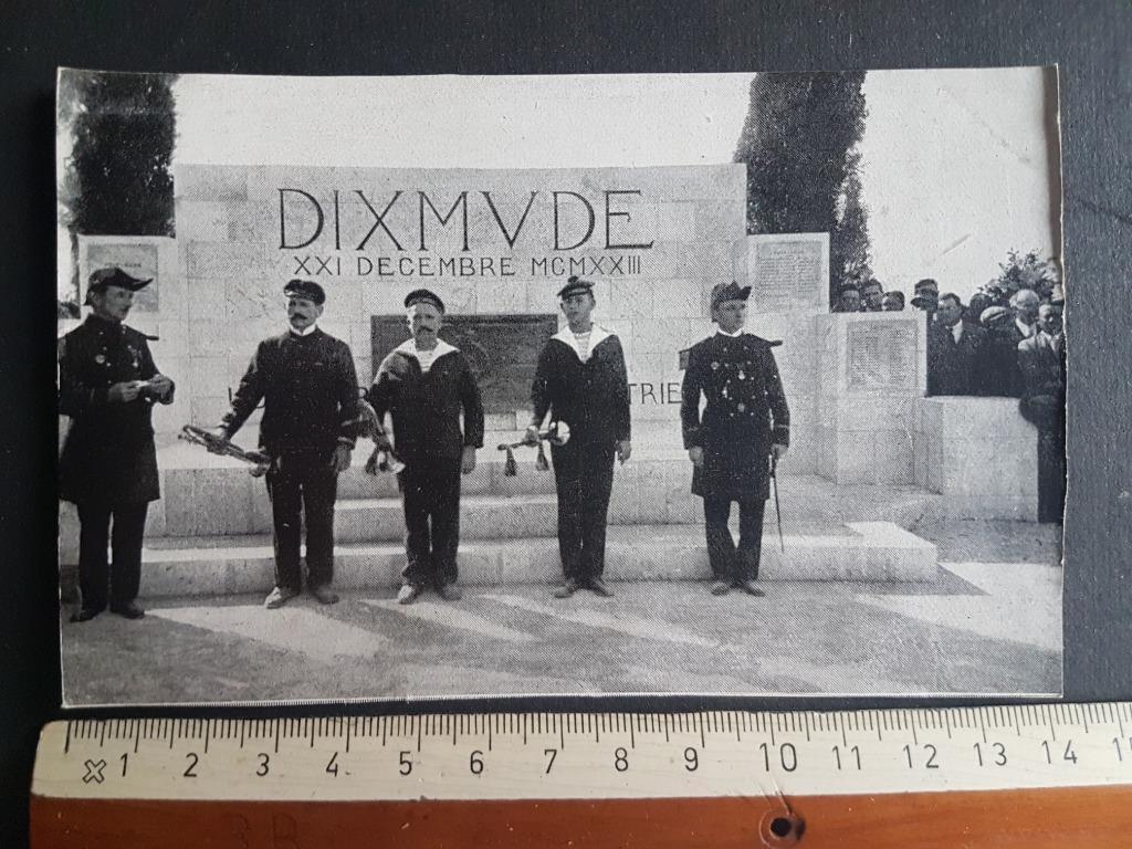 Knipsel op postkaart: Diksmuide Oorlogsmonument Soldaat, Verzenden, Landmacht, Foto of Poster