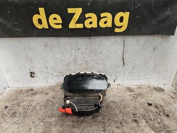 Instrumentenpaneel van een Toyota Yaris beschikbaar voor biedingen