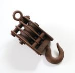 Antieke katrol haak - Vintage French Cast Iron Marine Pulley, Antiek en Kunst, Antiek | Gereedschap en Instrumenten, Ophalen of Verzenden