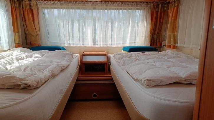 Fendt topas 520, Caravans en Kamperen, Caravans, Particulier, tot en met 5, Fendt, 2 aparte bedden, 7 tot 8 meter, 95 kg, Gascomfoor