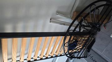 Stijlvolle en duurzaam bedframe 140x200 Zwart