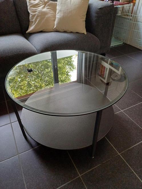 VITTSJÖ Salontafel, zwartbruin/glas, 75 cm, Maison & Meubles, Tables | Tables de salon, Comme neuf, Verre, Enlèvement ou Envoi