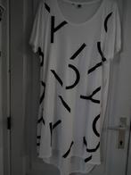Robe d'été pour femme. 48. Coloris blanc, avec motifs noir, Comme neuf, Sans marque, Taille 46/48 (XL) ou plus grande, Envoi