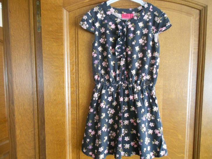 Zwart kleedje mt 122 merl Violetta, Kinderen en Baby's, Kinderkleding | Maat 122, Gebruikt, Meisje, Jurk of Rok, Ophalen of Verzenden