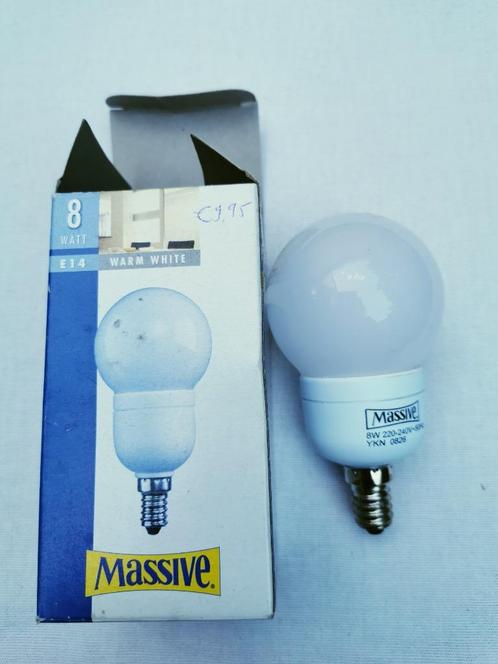 Spaarlamp Massive fitting E14 - 8W - warm wit. Nieuw., Maison & Meubles, Lampes | Lampes en vrac, Neuf, Ampoule économique, Moins de 30 watts