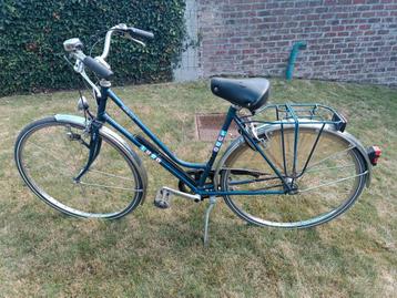 Vrouwen fiets merk Ludo in goede staat verlichting in orde beschikbaar voor biedingen