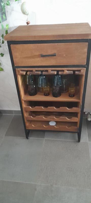 wijnkast beschikbaar voor biedingen